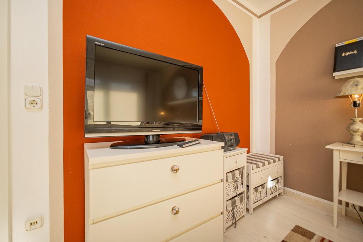 Studio 2 Im Eg Haus Stranddistel, Geschmackvoll Eingerichtete Ferienwohnung Fur 2 Personen In Zingst Luaran gambar